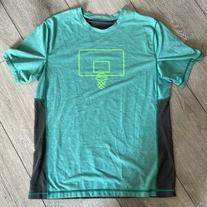 Men’s Lululemon green/gray basketball shirt fitness/run